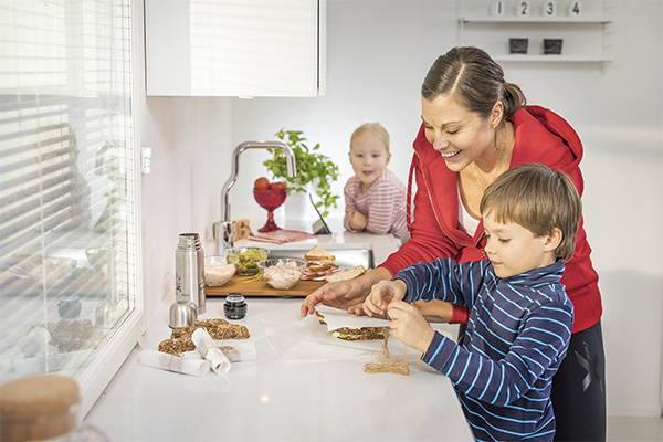 Retkieväiden valmistusta
